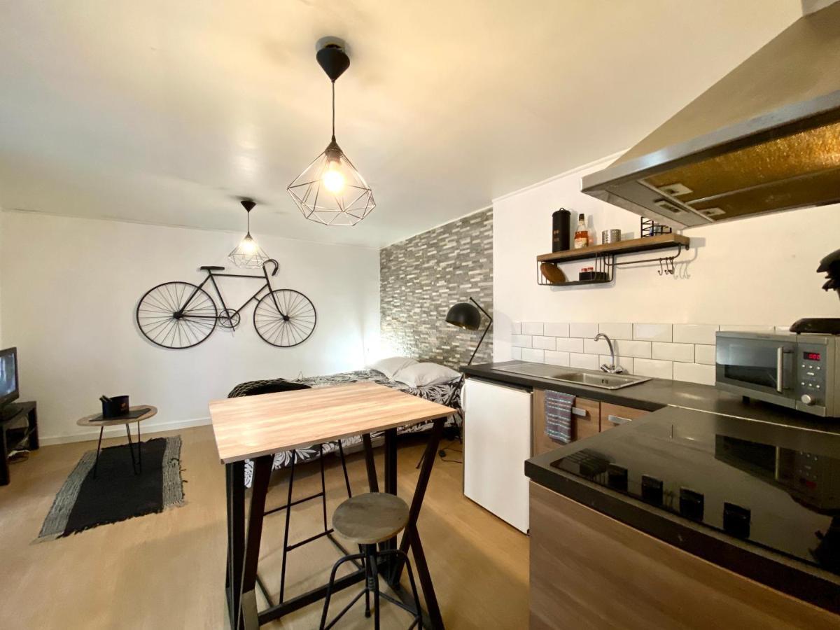 Le Manhattan Studio Apartment มงต์เปอลิเยร์ ภายนอก รูปภาพ