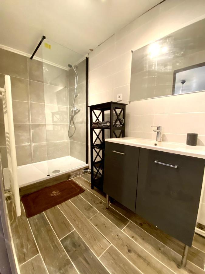 Le Manhattan Studio Apartment มงต์เปอลิเยร์ ภายนอก รูปภาพ